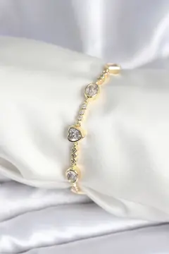 Pirinç Gold Renk Zirkon Taşlı Kalpli Model Kadın Bileklik 5886