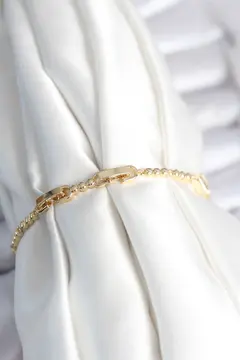 Pirinç Gold Renk Zirkon Taşlı Kalpli Model Kadın Bileklik 5886
