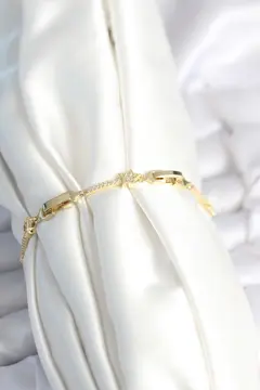 Pirinç Gold Renk Halley Yıldız Model Kadın Bileklik 5886