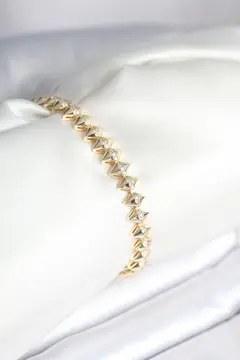 Pirinç Gold Renk Zirkon Taşlı Baklava Model Kadın Bileklik 5886