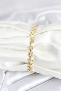 Pirinç Gold Renk Balık Sırtı Model Zirkon Taşlı Kadın Bileklik 5886