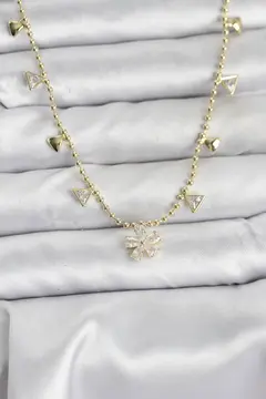 Pirinç Gold Renk Zirkon Taşlı Çiçek Model Kadın Kolye 5886