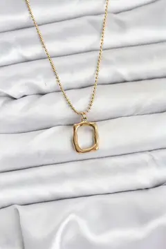 316L Çelik Zincir Gold Renk Model Kadın Kolye 5886