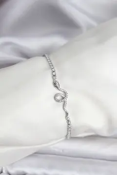 Yılan Model Zirkon Taşlı Gümüş Renk Pirinç Su Yolu Kadın Bileklik 5886