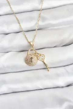 316L Çelik Zincir Gold Renk Kilit Anahtar Model Zirkon Taşlı Kadın Kolye 5886