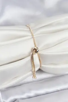 Gold Renk Yonca Model Zirkon Taşlı Asansörlü Kadın Bileklik 5886