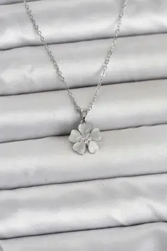 316L Çelik Zincir Gümüş Renk Yonca Model Kadın Kolye 5886