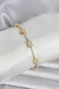 Pirinç Gold Renk Yıldız Model Zirkon Taşlı Kadın Bileklik 5886