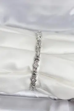 Pirinç Gümüş Renk Petek Model Zirkon Taşlı Kadın Bileklik 5886