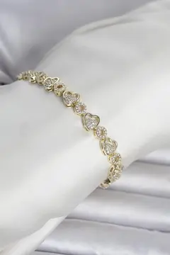 Pirinç Gold Renk Zirkon Taşlı Kalp Model Kadın Bileklik 5886