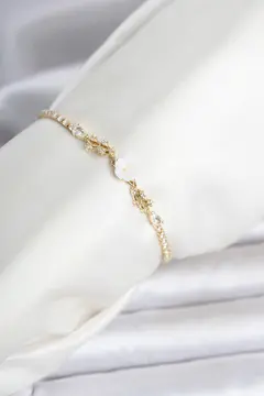 Pirinç Gold Renk Çiçek Model Su Yolu Kadın Bileklik 5886