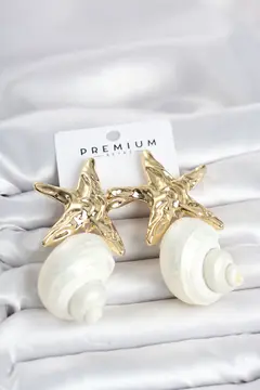 Doğal Deniz Kabuğu ve Gold Renk Yıldız Model Kadın Küpe 5886