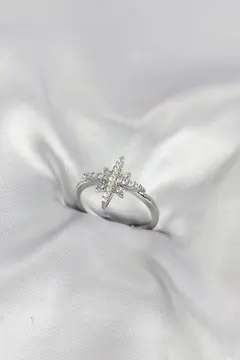 Pirinç Gümüş Renk Kutup Yıldızı Model Zirkon Taşlı Kadın Yüzük 5886