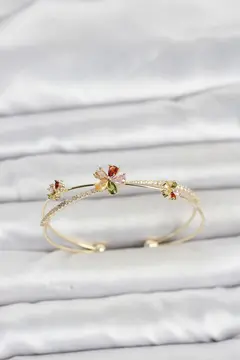 Pirinç Gold Renk Renkli Çiçek Model Kadın Bileklik 5886