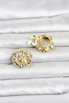 Çiçek Model Zirkon Taşlı Düğme veya Manşet Broşu 5886