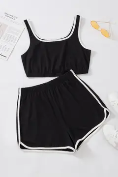 Kadın Siyah Askılı Crop Top ve Şortlu Gecelik Takım H110560