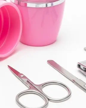 Tırnak Bakım Manikür Pedikür Seti 4 Parça Pembe Kompakt Taşınabilir Tasarım