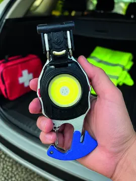 Şarjlı Çalışan El Feneri Elektronik Çakmak Emniyet Kemeri Kesici ve Tornavida Uçlu