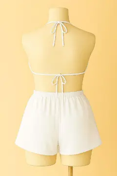 Kadın Beyaz Şortlu Belden ve Boyundan Bağlamalı Bikini Takımı