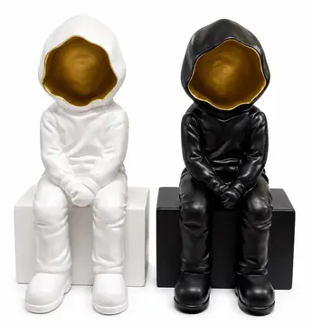Dekoratif Polyester Oturan Astronot Biblosu