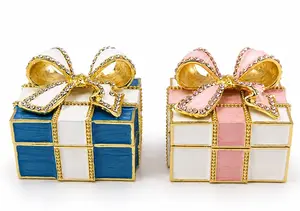 Swarovski Taşlı Dekoratif Hediye Paketi