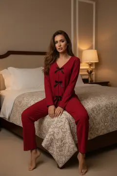 Kadın Bordo Fiyonklu İç Çamaşırı ve Uzun Kollu V Yaka Pijama Takımı 4'lü Set