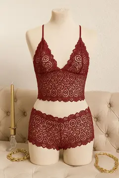 Kadın Bordo Dantel Bralet Şort Takımı – Asil ve Sofistike İç Giyim