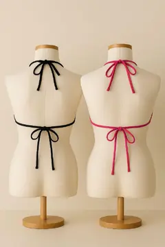 Kadın Siyah ve Fuşya Minimal Kesim Üçgen Bikini Üstü