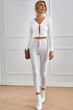 Kadın Beyaz Uzun Kollu Önden Bağlama Detaylı Crop Top Bluz