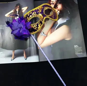 Lüks Taşlı Saplı Maskeli Balo Maskesi Altın Renk 35 Cm