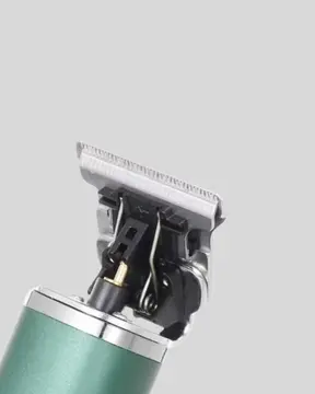 Şarjlı Erkek Tıraş Makinesi – 180 Dakika Pil Ömrü 2.5 Saat Hızlı Şarj USB ve Powerbank Uyumlu