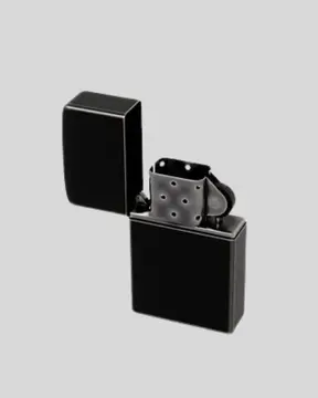 Metal Gövdeli Tasarım Çakmak Mat Yüzeyli ve Ergonomik Tutma Özellikli