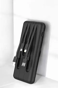 Hızlı Şarj Dijital Göstergeli Powerbankli Çoklu Şarj Özelliği