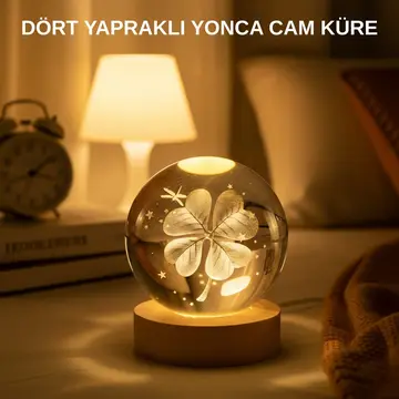 USB Bağlantılı Yonca Bitkili Cam Küre Ahşap Altlıklı Dekoratif Lamba