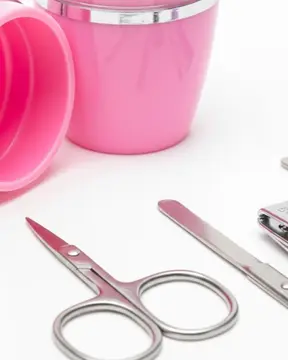 Tırnak Bakım Manikür Pedikür Seti 4 Parça Pembe Kompakt Taşınabilir Tasarım
